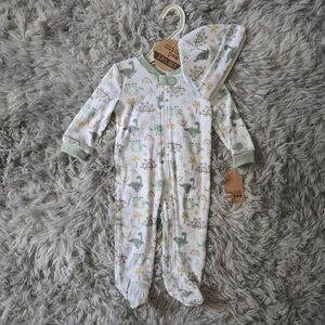 NWT Chick Pea Dinosaur Print Footie Onesie With Matching Hat - Size 3-6M